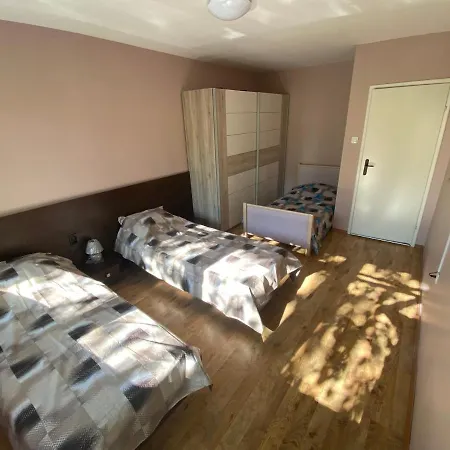 J&z Apartment Burgas City
